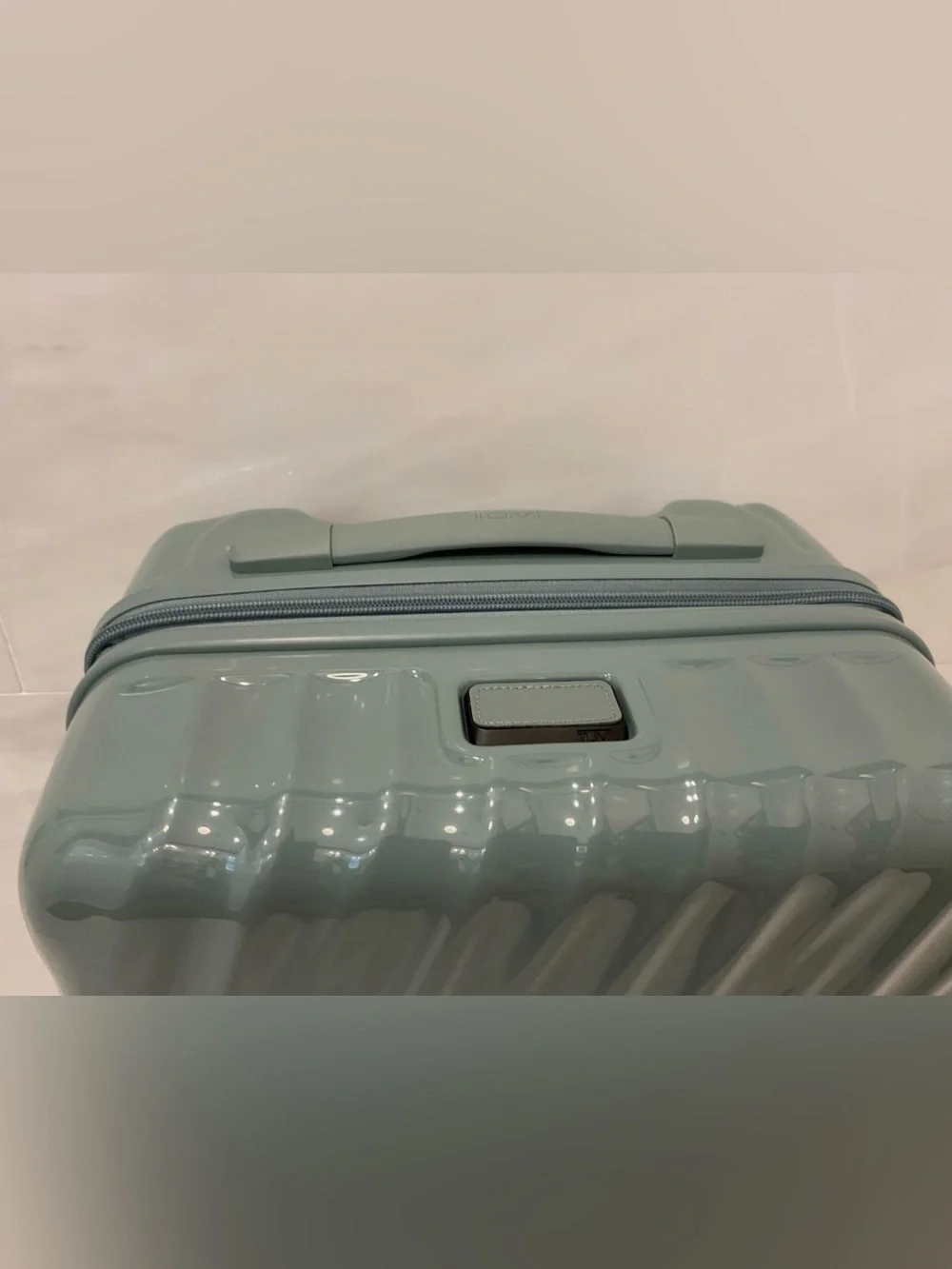NEW Tumi 19 Degree INTERNATIONAL 4 Wheel Packing Suit Case - THYME GREEN